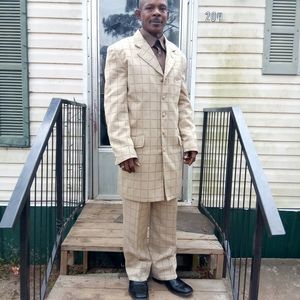 Meet your Posher, Derrick